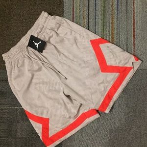 Nike Jordan diamond shorts men’s size small NWT